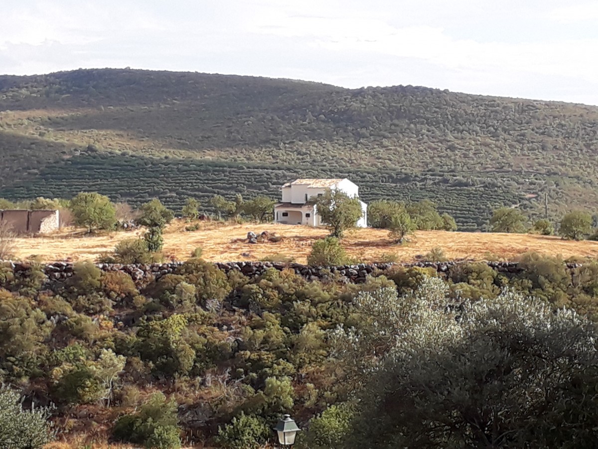 Helemaal vrijstaand huis in de heuvels in Portugal