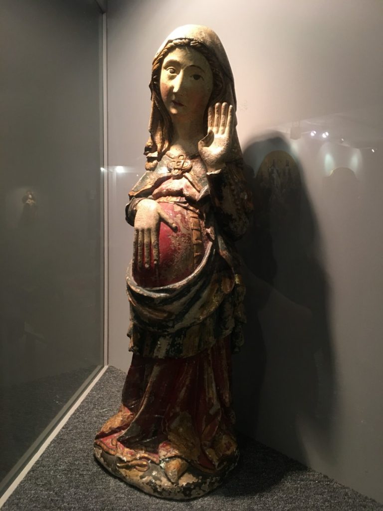 Beeld van de maagd Maria