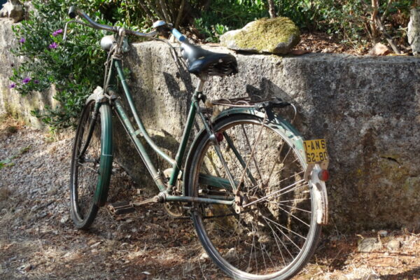 Fiets met belastingplaatje
