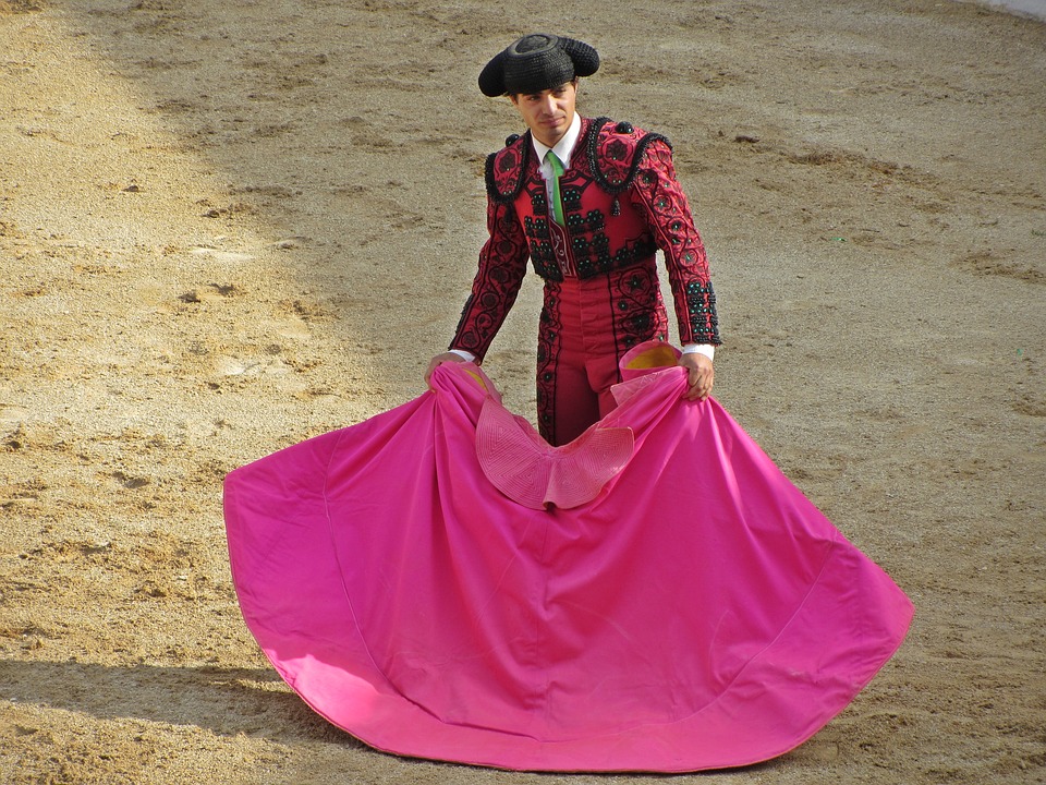 Portugese toureiro met de rode lap.