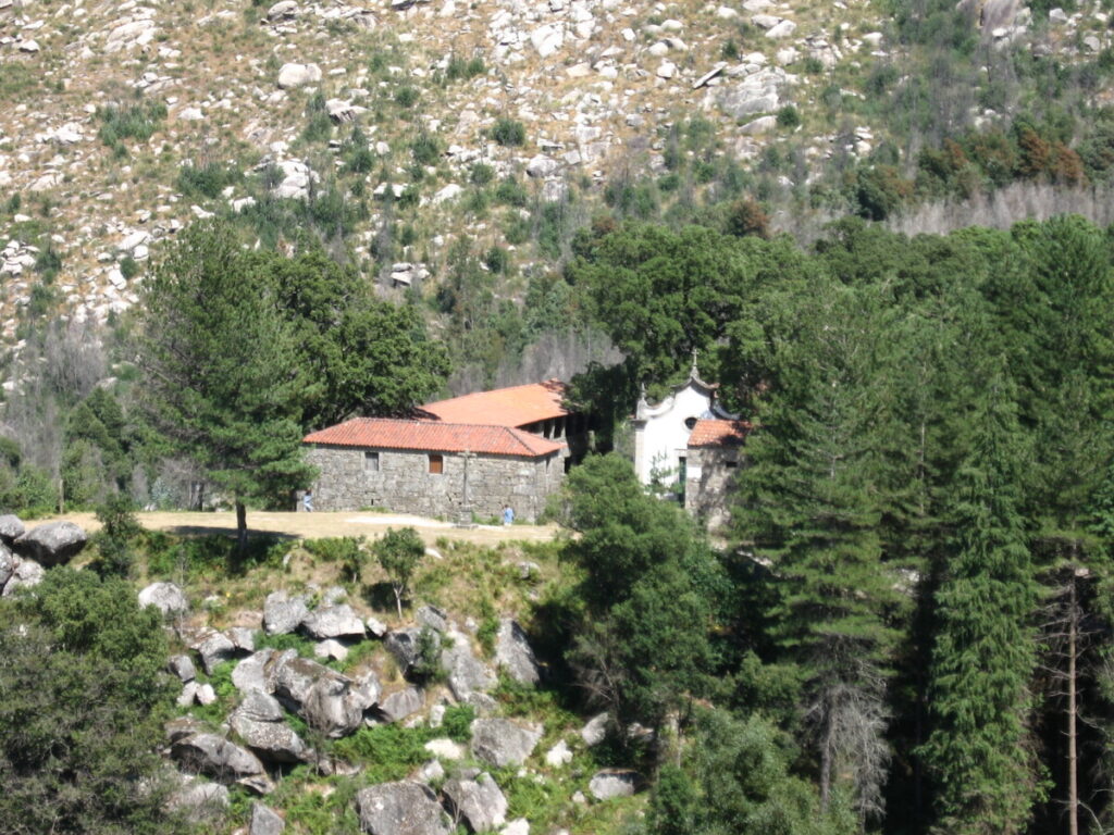Het klooster van São João dit diep verstopt in de Serra d'Arga ligt.