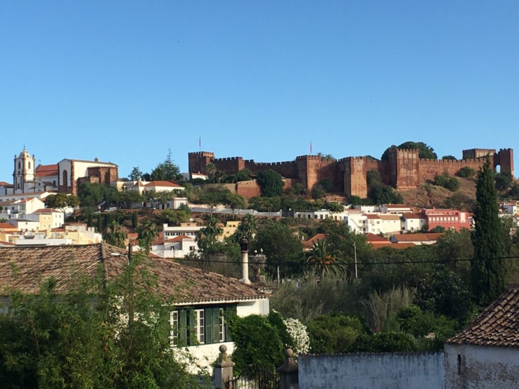 Het fort/kasteel van Silves een belangrijke havenstad en zeker de moeite waard van een bezoek