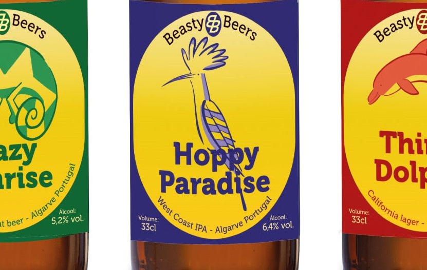 Close-up van het bierlabel van Hoppy Paradise van beasty Beers uit de Algarve met daarop de hop vogel. 