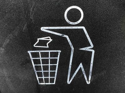 Afval pictogram. Photo by Gary Chan on Unsplash