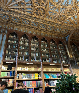 interieur boekhandel Lello & Irmão
