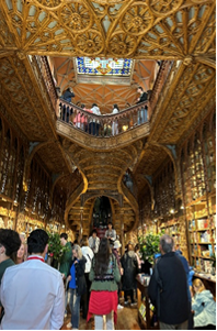 interieur boekhandel Lello & Irmão