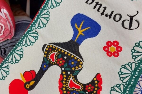 Haan van Barcelos (Portugal) op z'n kop in de portugese kleuren