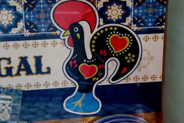 De Portugese felgekleurde 'haan van Barcelos'.