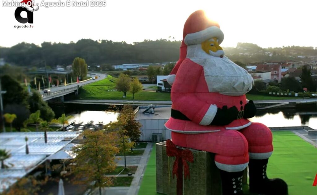 Grote kerstman overdag