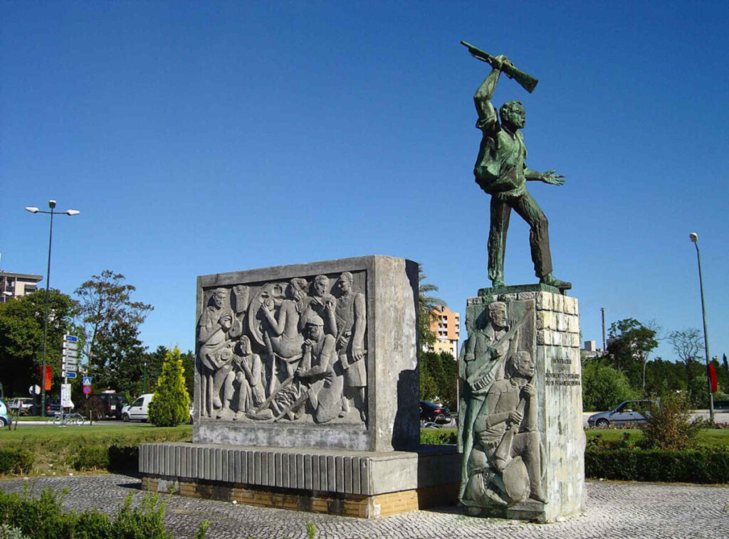 Monument in Marinha Grande, als hommage aan de revolterende arbeiders van 1934