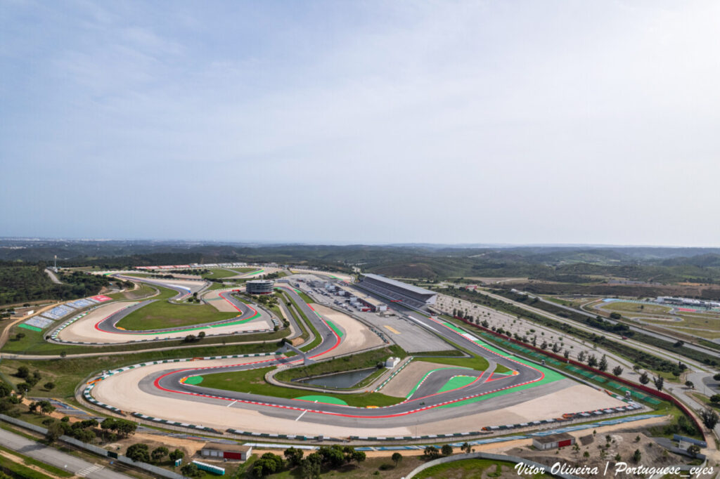 Het racecircuit van Portimao, het circuit van de Algarve.