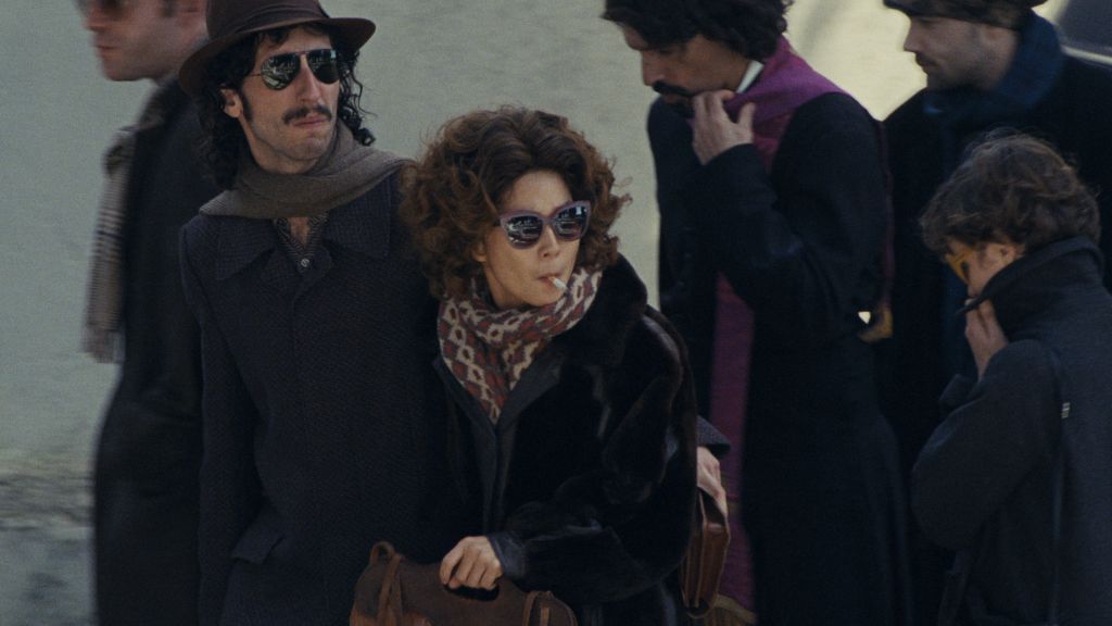 vier figuren, still uit Projecto global