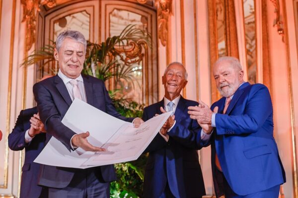 Chico Buarque en de presidenten van Portugal en Brazilië