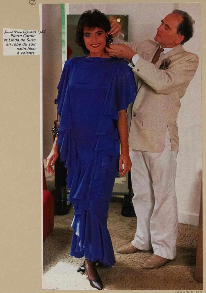 Linda de Suza met Pierre Cardin