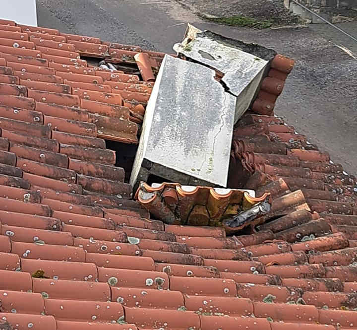 Tweede schoorsteen ook in dak gevallen