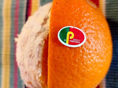 sinaasappel met sticker Made in PT