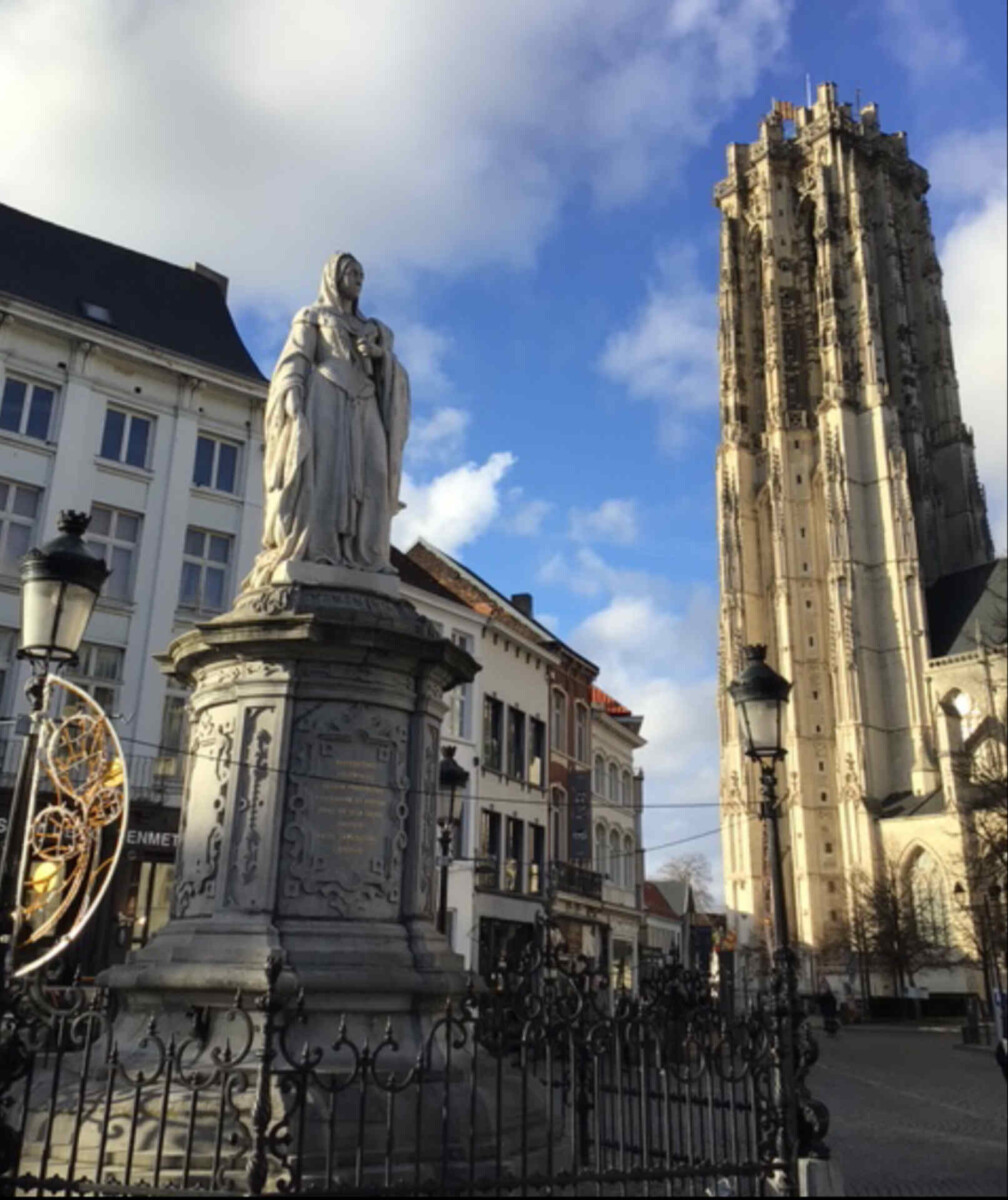 Standbeeld Margaretha van Oostenrijk in Mechelen