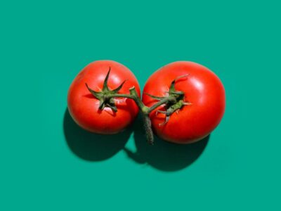 Twee tomaten. Foto: Suri Huang voor unsplash.