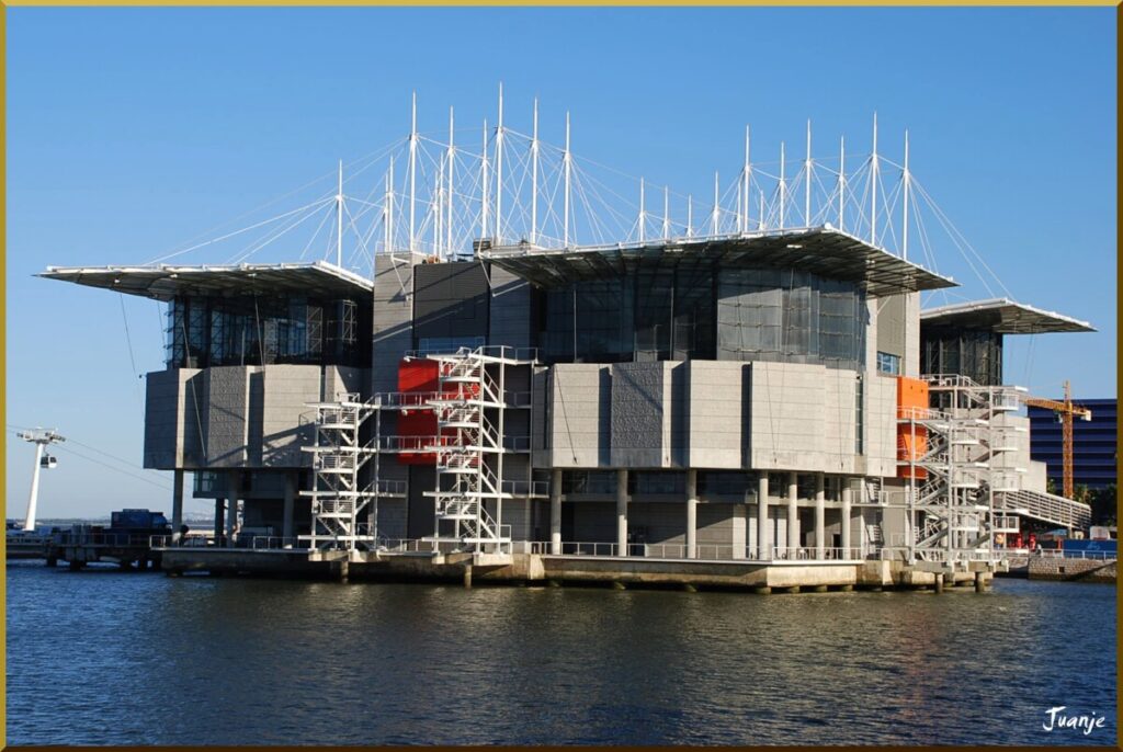 Het grootste aquarium van Europa is de voor de wereldtentoonstelling gebouwde expositieruimte in Lissabon.