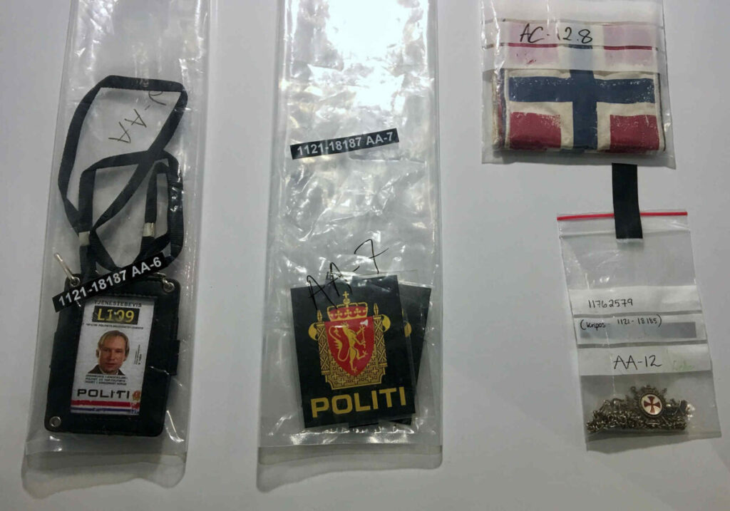 Bewijsmateriaal op proces Anders Breivik met het Tempelierskruis