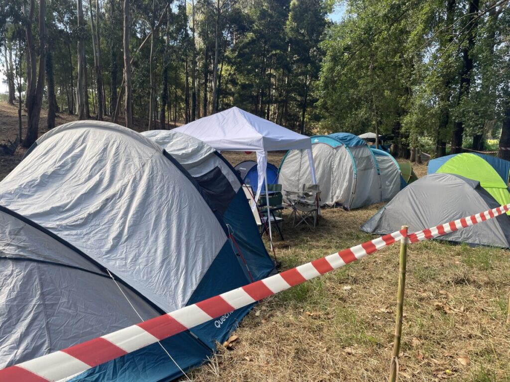 Honderden tenten waarin de festivalgangers slapen