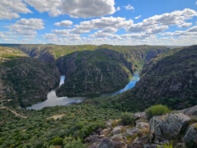 De Dourorivier in Noord-Portugal